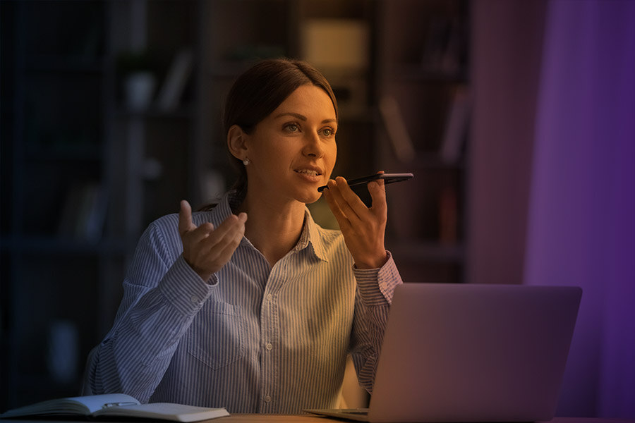 woman-phone-using